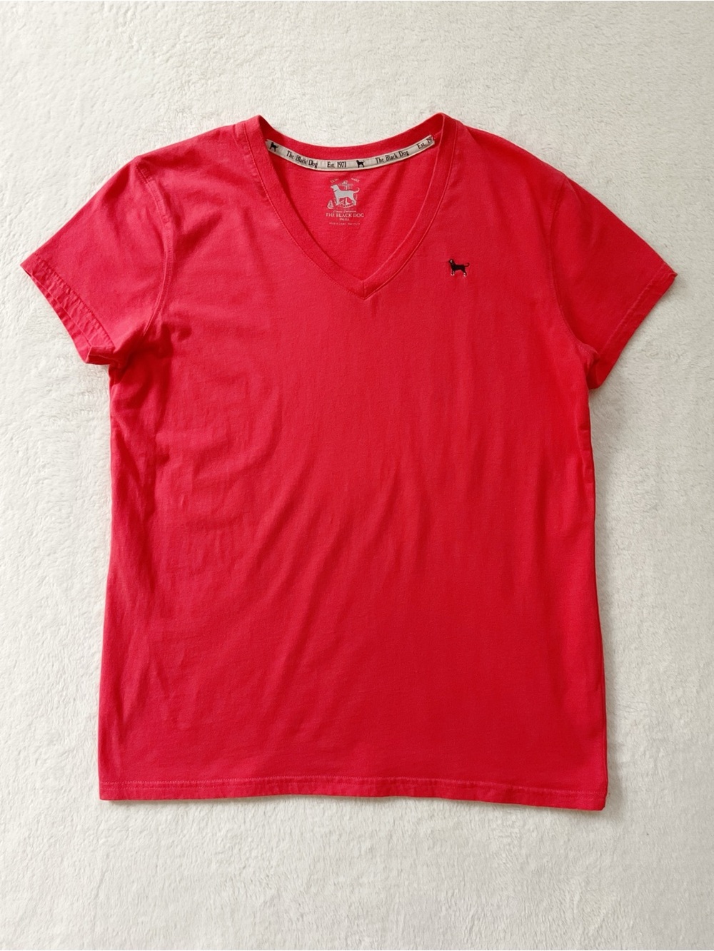 The Black Dog Classic Collection Coral Red V-Neck Tee Small